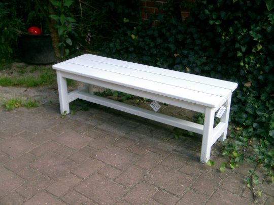 Permalink to Bank Ohne Lehne an Wand