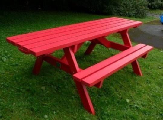 Permalink to Rote Gartenbank Mit Tisch Rot Farbe